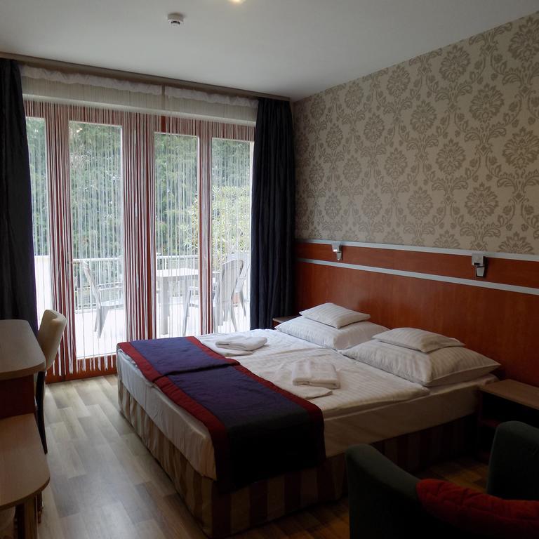 Fortuna Hotel Miskolc Exteriör bild